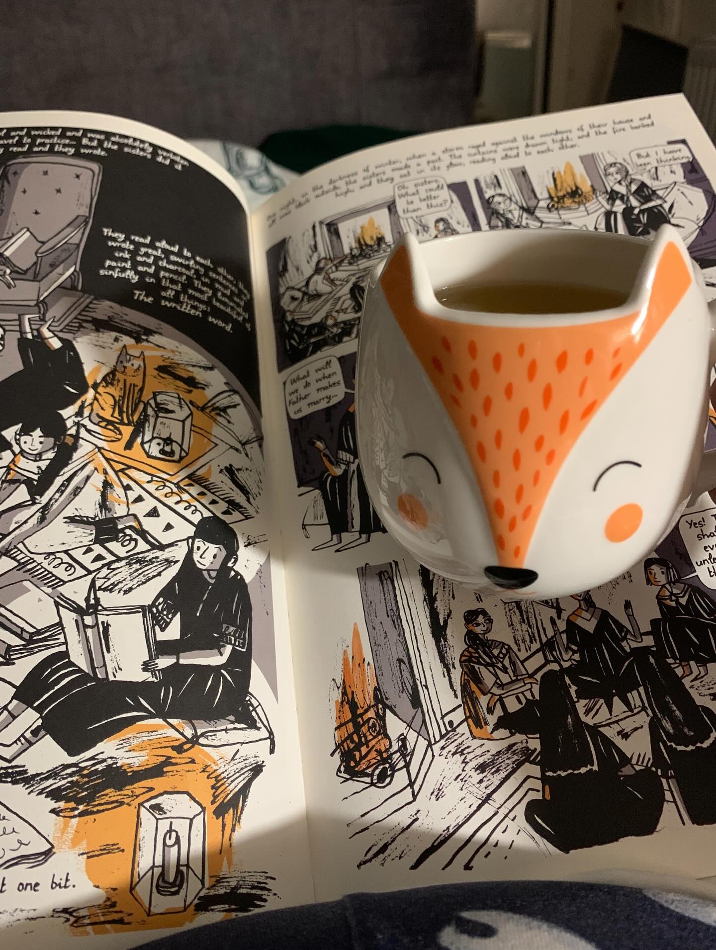 Nothing better than a good book and a brew in bed 😍 

#book #isabelgreenberg #theencyclopediaofearlyearth #100nightsofhero #bookstagram